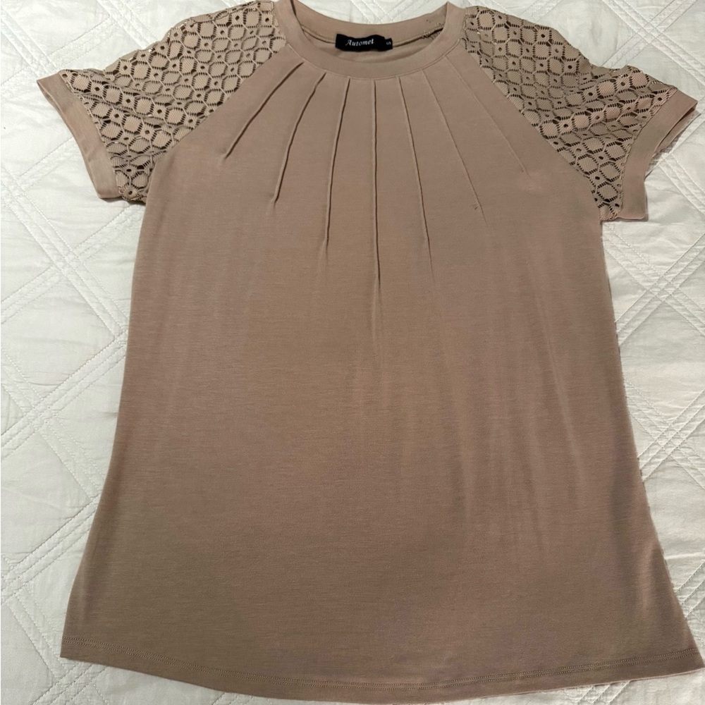 Elegant Women's Tan Lace Sleeve Top